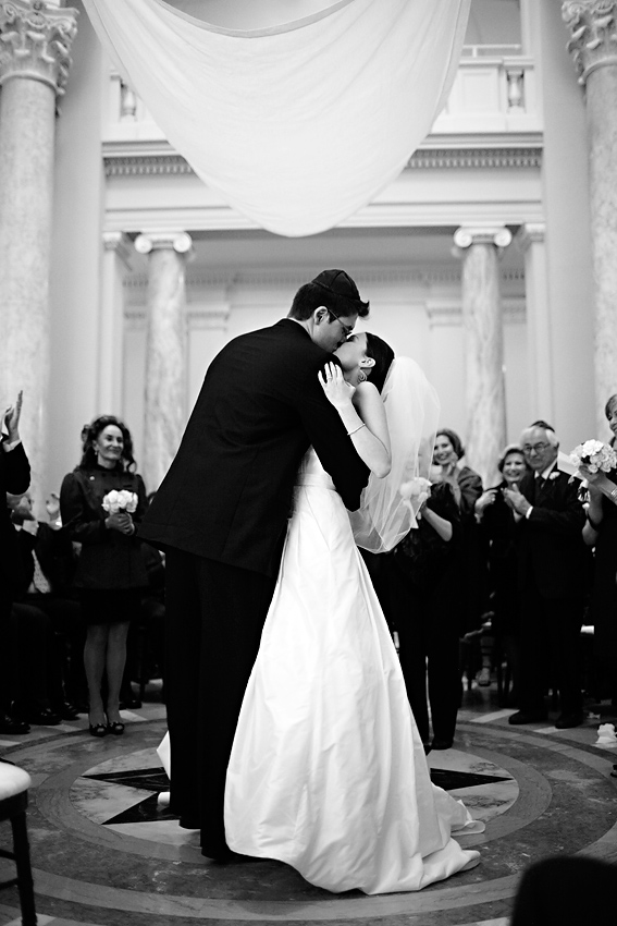 Carnegie Institution wedding photos - first kiss in the rotunda